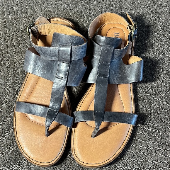 Born women’s gladiator style sandals. - Picture 4 of 12